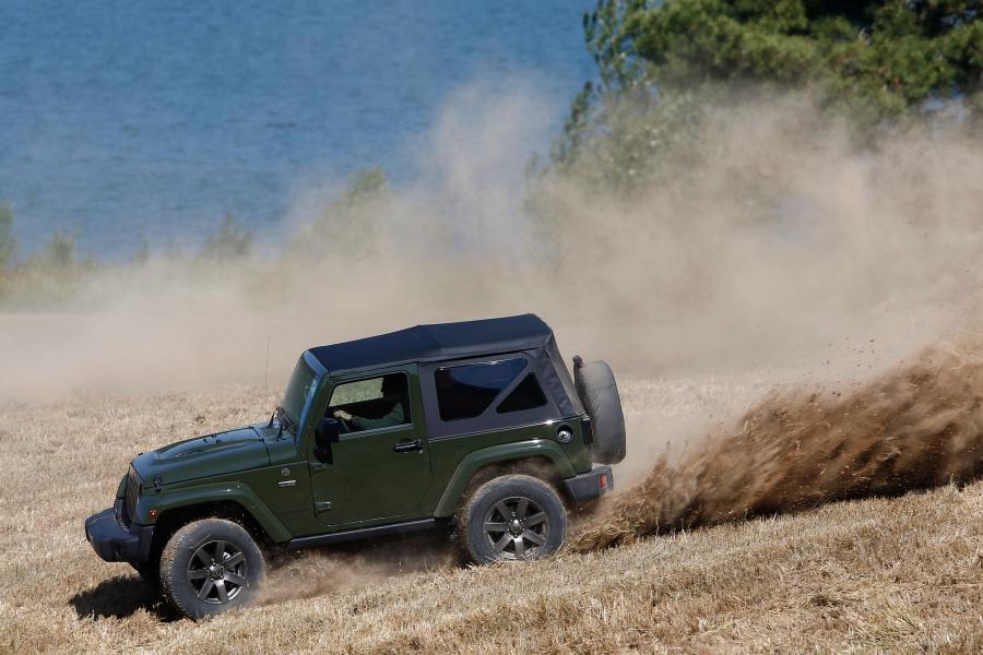  Jeep Wrangler 75th Anniversary 2016 года  (EU) (фото 3 из 18)